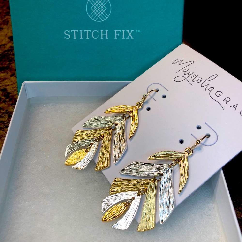Sutton Leaf Drop Earrings🍂